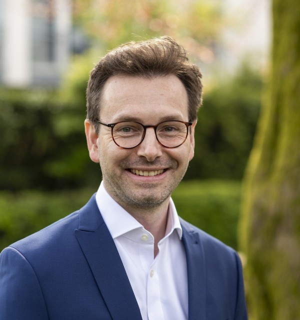 portraits-PJ-re-(51)-verkleinert.jpg