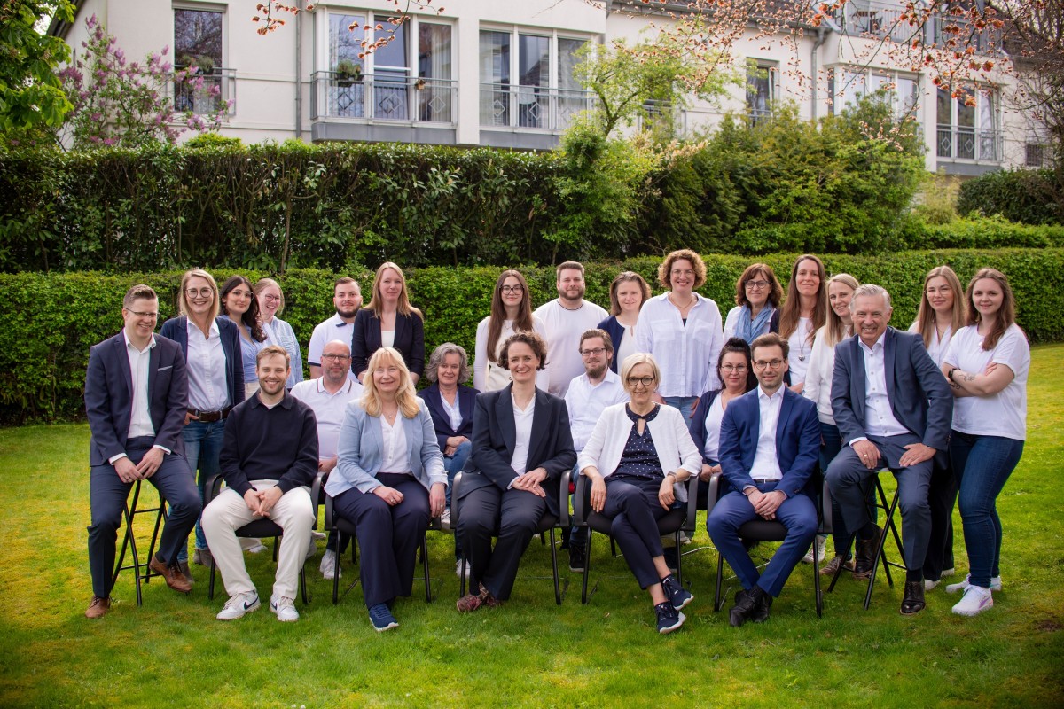 retusche2-gruppen_gross-alle-(39)-kleiner.jpg